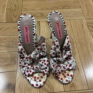 Betray Johnson Heels Cherry Print